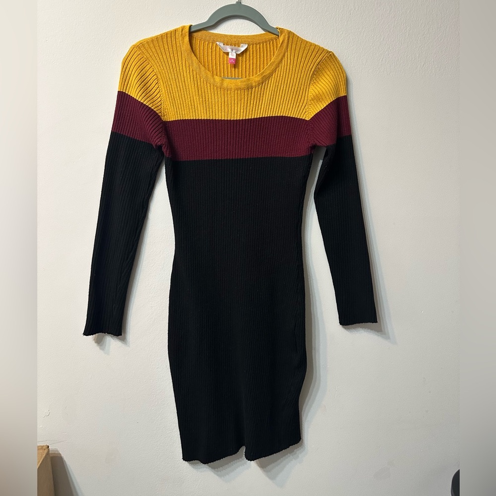 No Boundaries Girls Colorblock Sweater Dress Yellow Burgundy L/G Long Sleeve